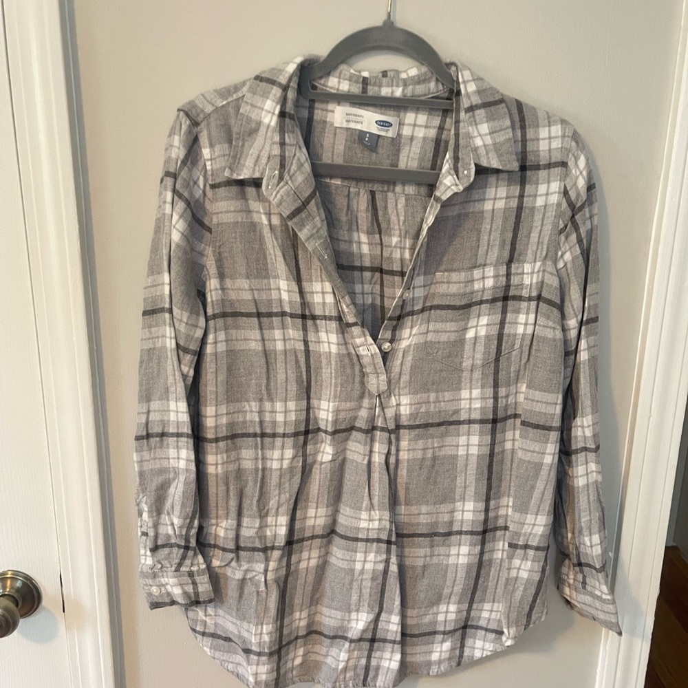 Old Navy Gray and White Plaid Shirt (Maternity)